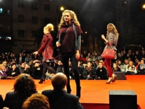 Entra y veras el vídeo de la 1 ª pasarela BCN Moda en la Calle Eix Maragall