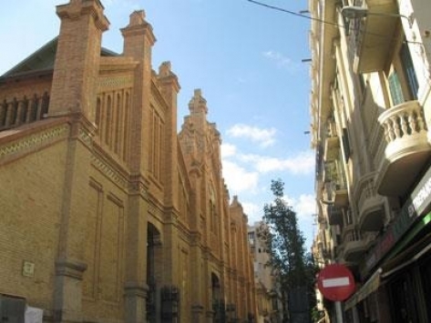 El Mercado de Sants abre sus puertas