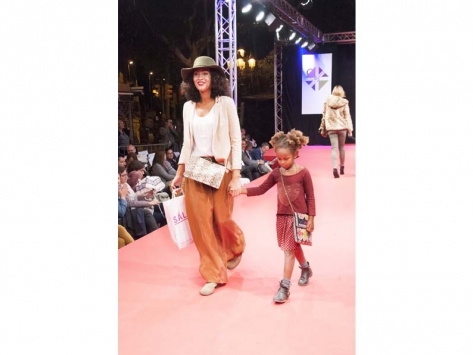 El comercio más actual y cosmopolita del Eje de Sarriá luce en la pasarela de BCN Moda en la Calle